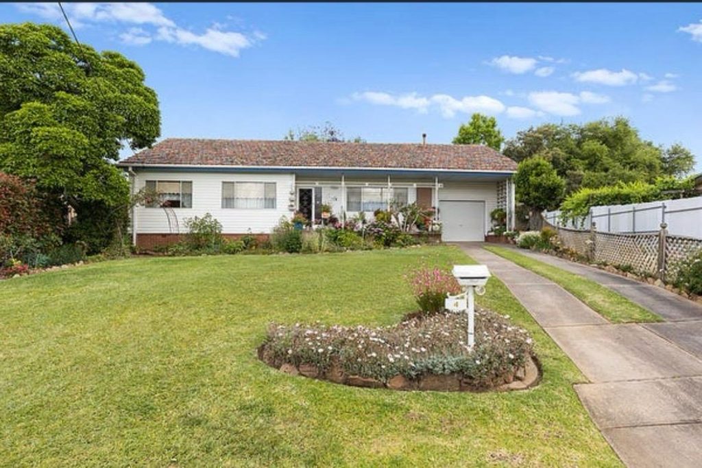 Off-market Kooringal home